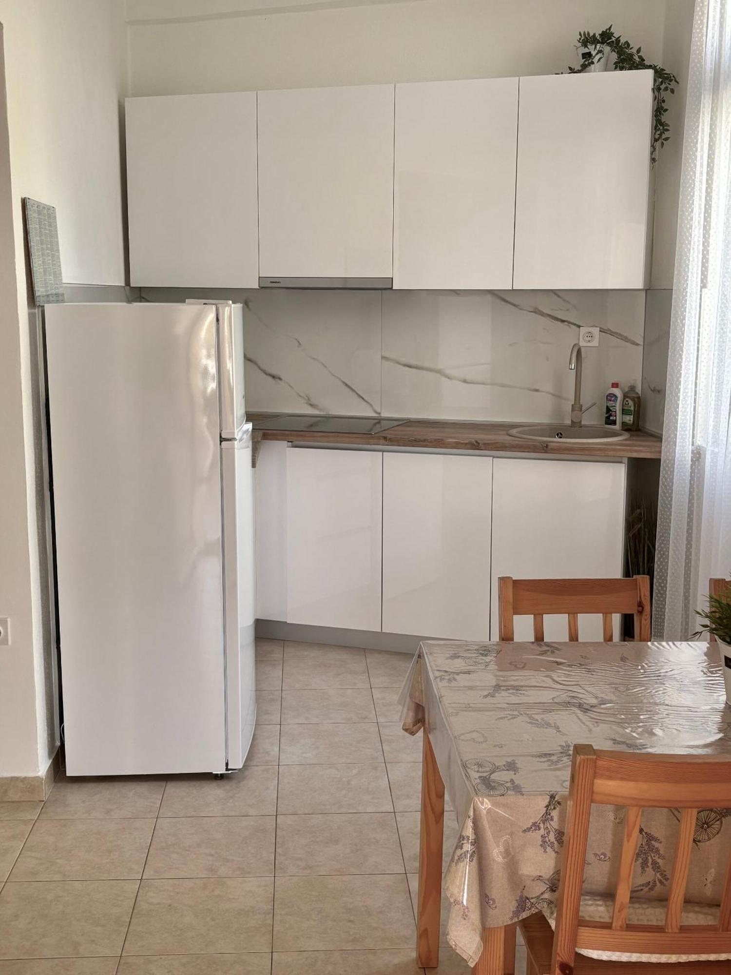 Apartments Sini-with parking Makarska Bagian luar foto